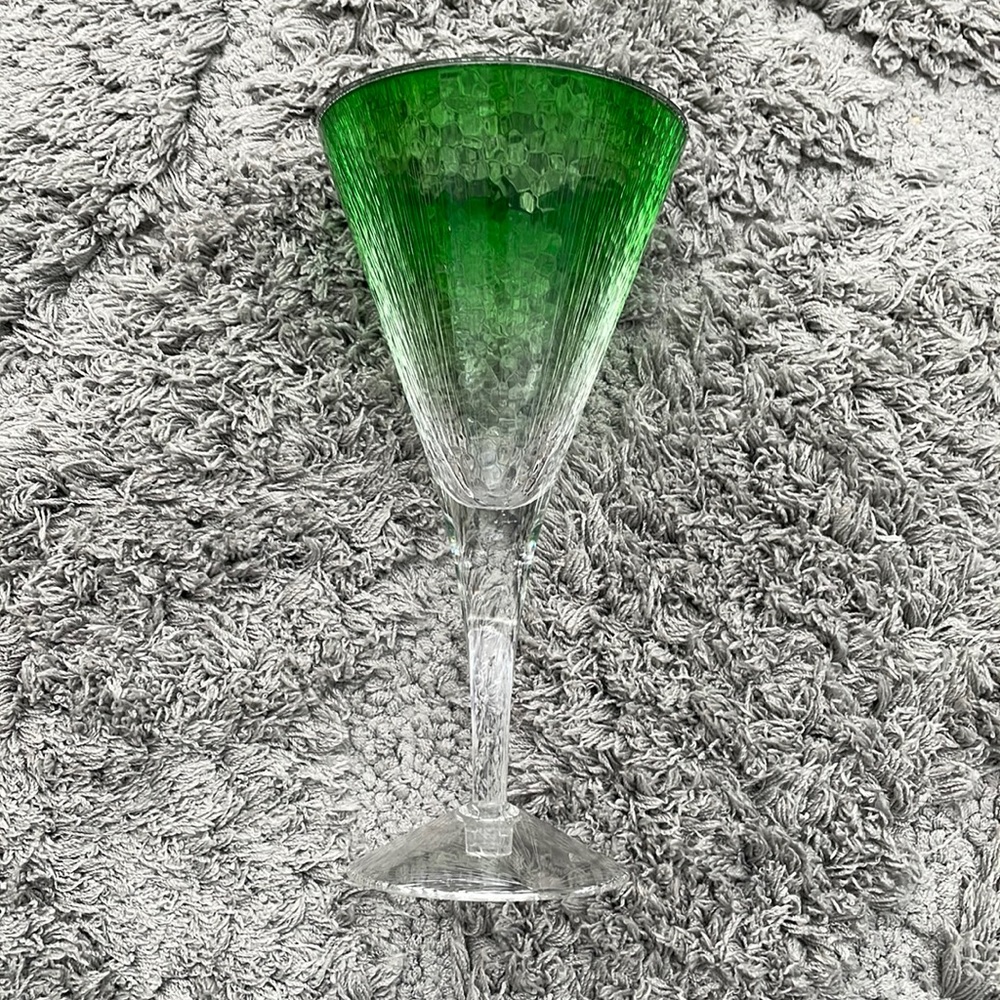 Set of 6 Green Durable Plastic Glassware.